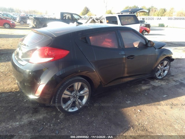 Photo 3 VIN: KMHTC6AD5CU068702 - HYUNDAI VELOSTER 