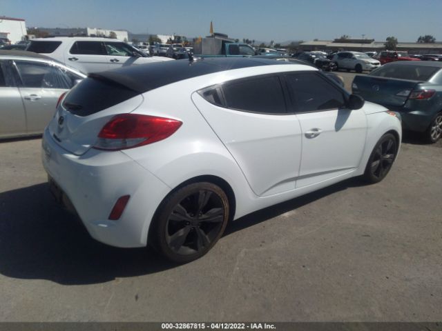 Photo 3 VIN: KMHTC6AD5DU097537 - HYUNDAI VELOSTER 