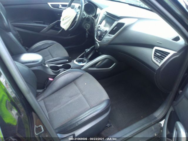 Photo 4 VIN: KMHTC6AD5DU121447 - HYUNDAI VELOSTER 