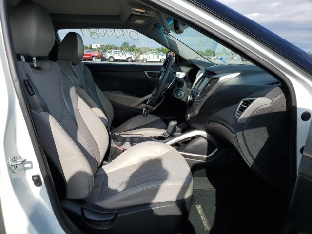 Photo 4 VIN: KMHTC6AD5DU139818 - HYUNDAI VELOSTER 