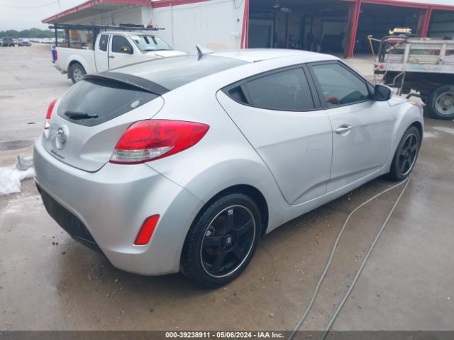 Photo 3 VIN: KMHTC6AD5DU158210 - HYUNDAI VELOSTER 