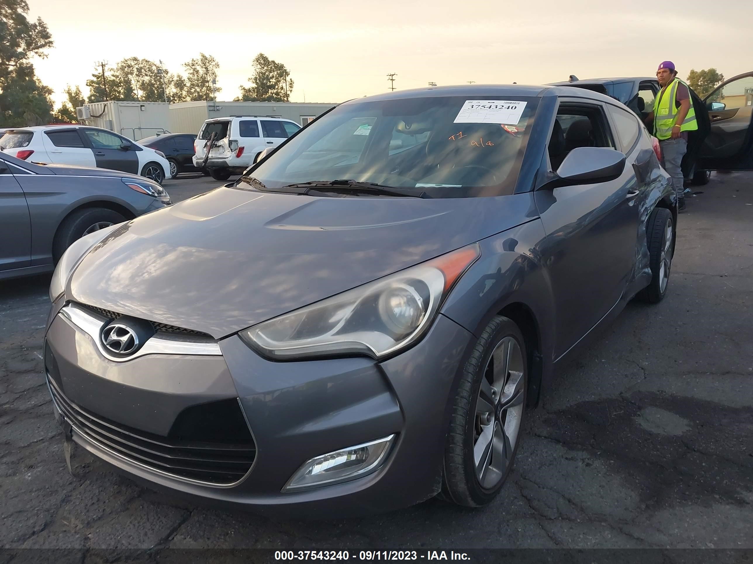 Photo 1 VIN: KMHTC6AD5GU264015 - HYUNDAI VELOSTER 