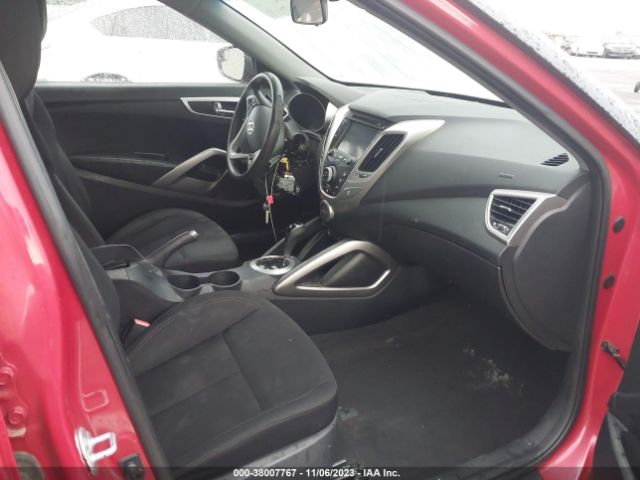 Photo 4 VIN: KMHTC6AD5GU274835 - HYUNDAI VELOSTER 