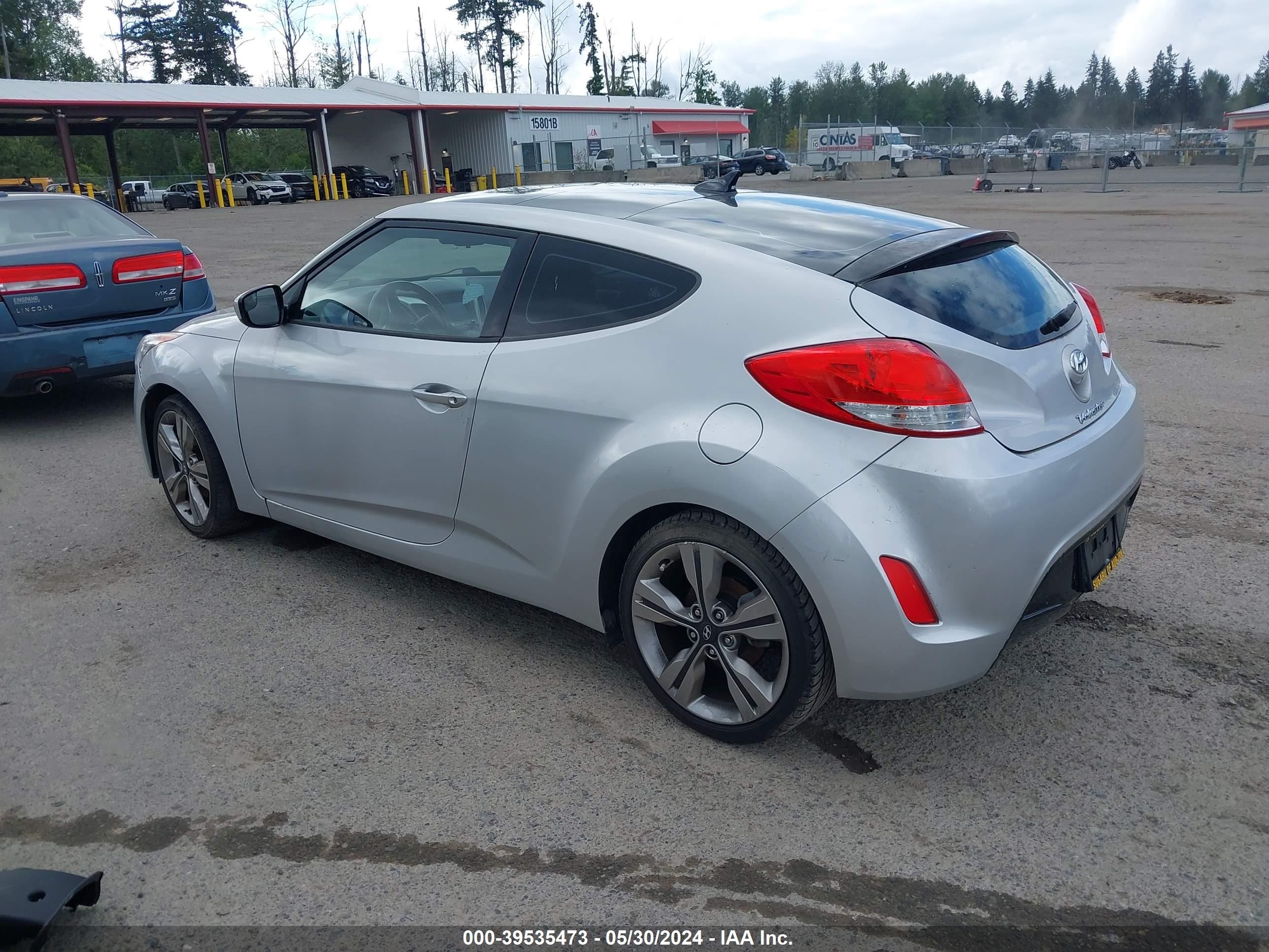 Photo 2 VIN: KMHTC6AD5GU303587 - HYUNDAI VELOSTER 