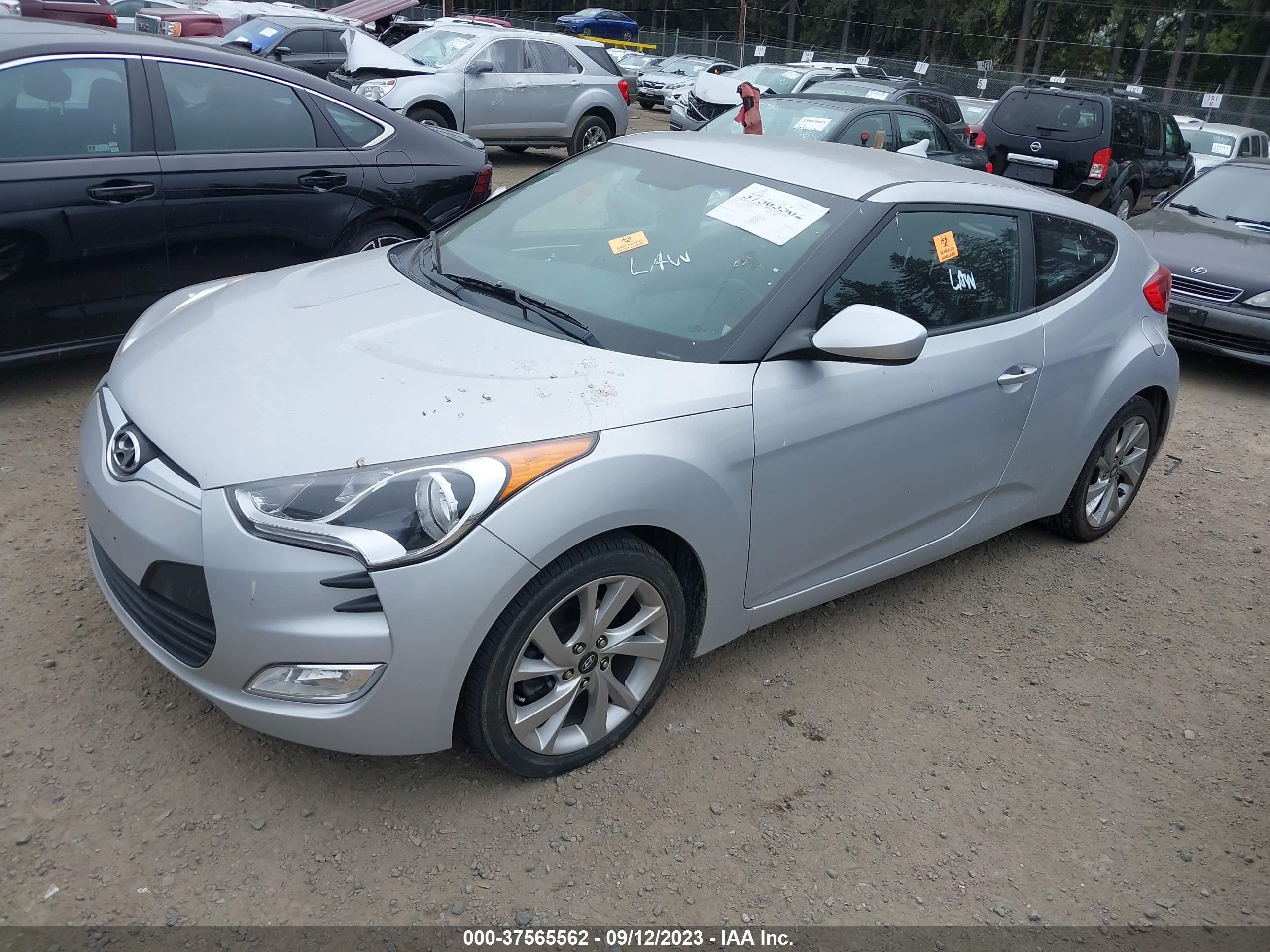 Photo 1 VIN: KMHTC6AD5HU305566 - HYUNDAI VELOSTER 