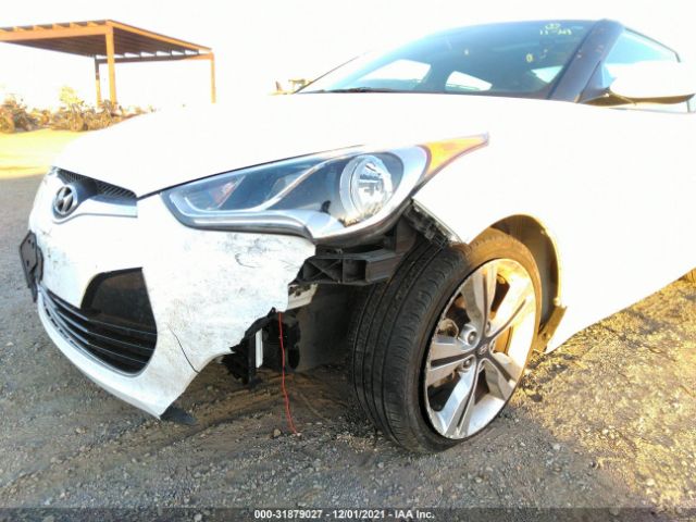 Photo 5 VIN: KMHTC6AD5HU315739 - HYUNDAI VELOSTER 