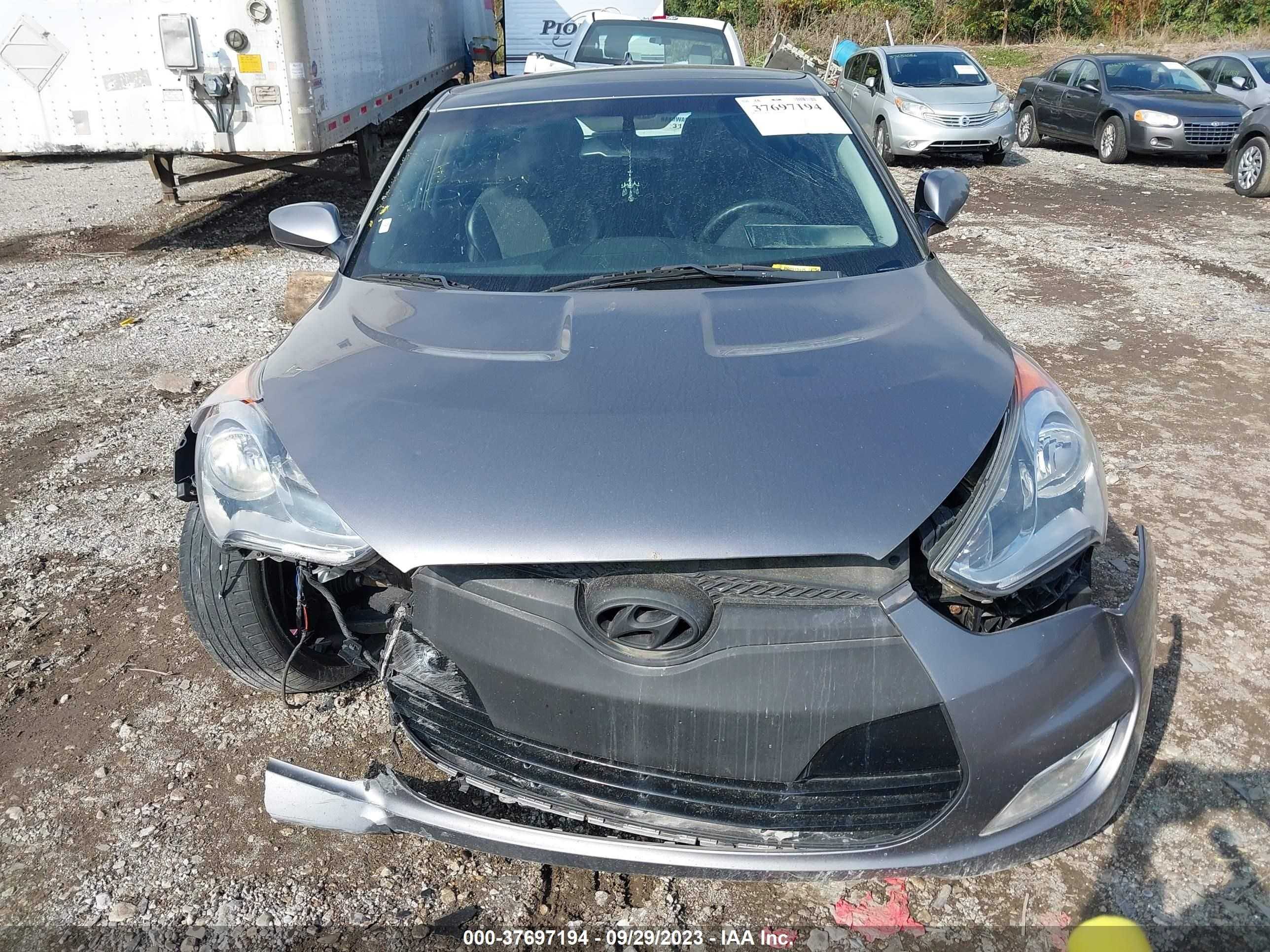 Photo 11 VIN: KMHTC6AD6CU055151 - HYUNDAI VELOSTER 