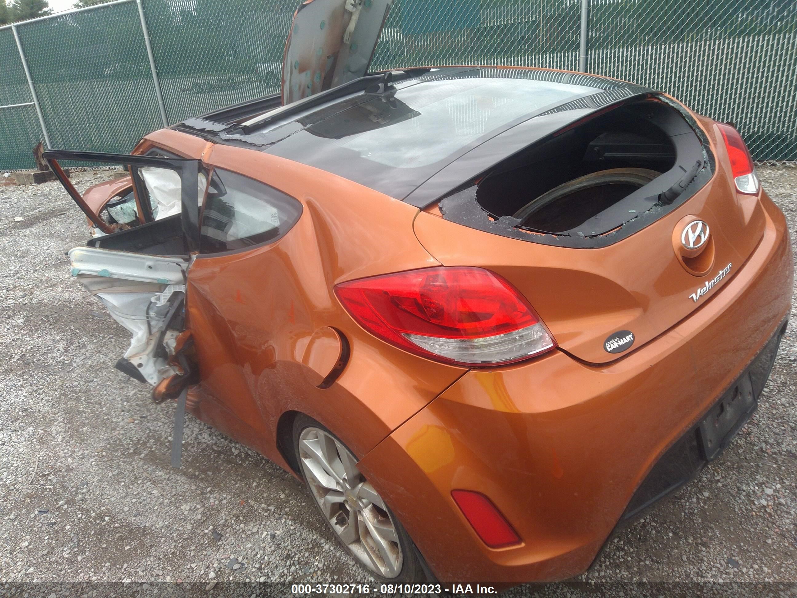 Photo 2 VIN: KMHTC6AD6CU077280 - HYUNDAI VELOSTER 