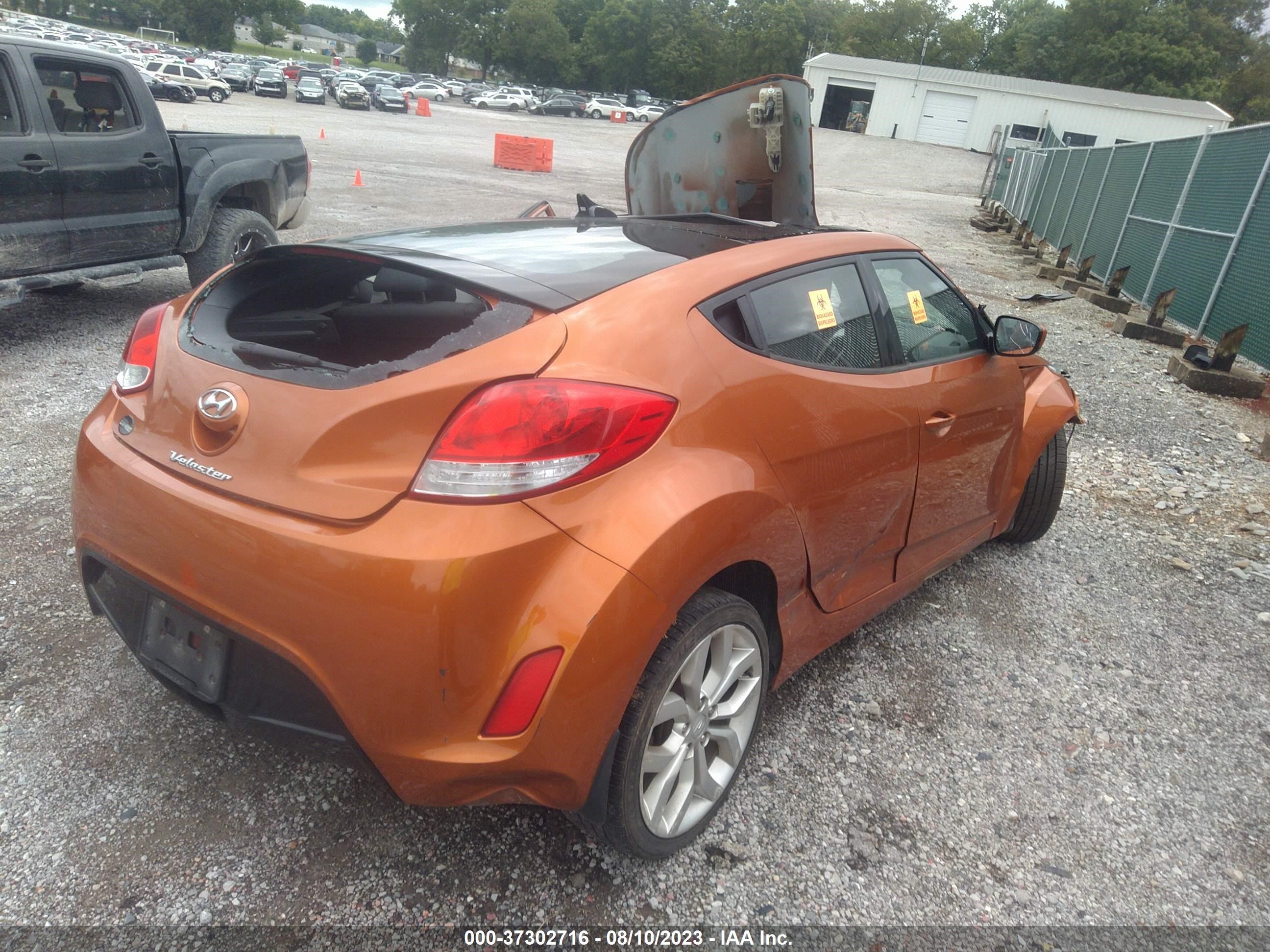 Photo 3 VIN: KMHTC6AD6CU077280 - HYUNDAI VELOSTER 