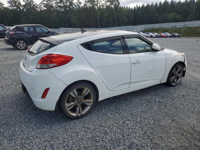 Photo 2 VIN: KMHTC6AD6DU124843 - HYUNDAI VELOSTER 