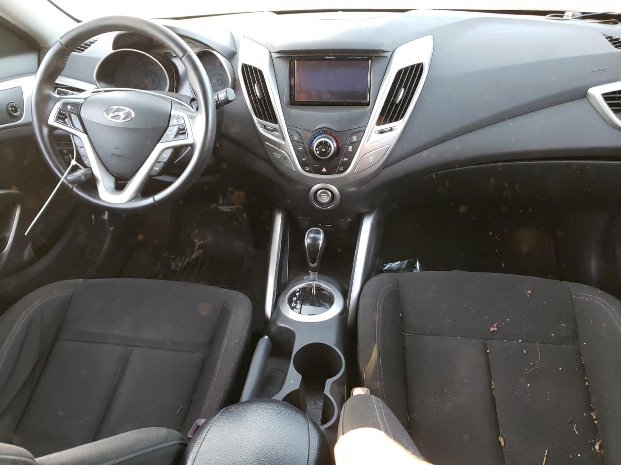 Photo 7 VIN: KMHTC6AD6DU153808 - HYUNDAI VELOSTER 