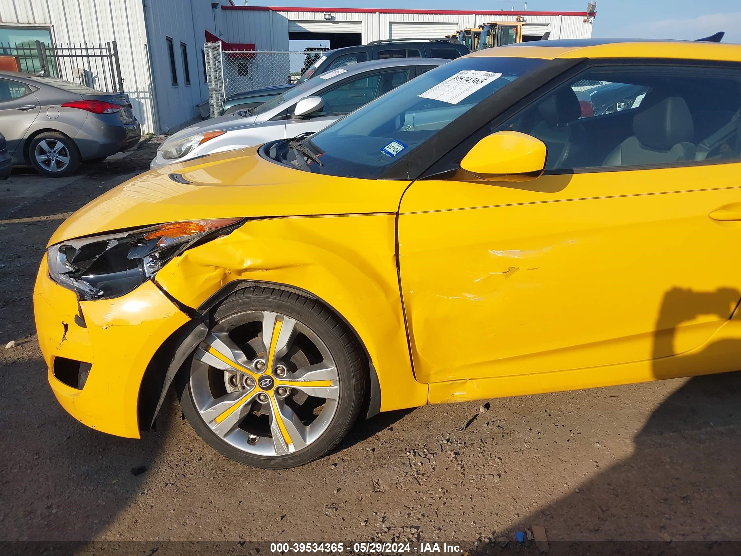 Photo 12 VIN: KMHTC6AD6DU179809 - HYUNDAI VELOSTER 