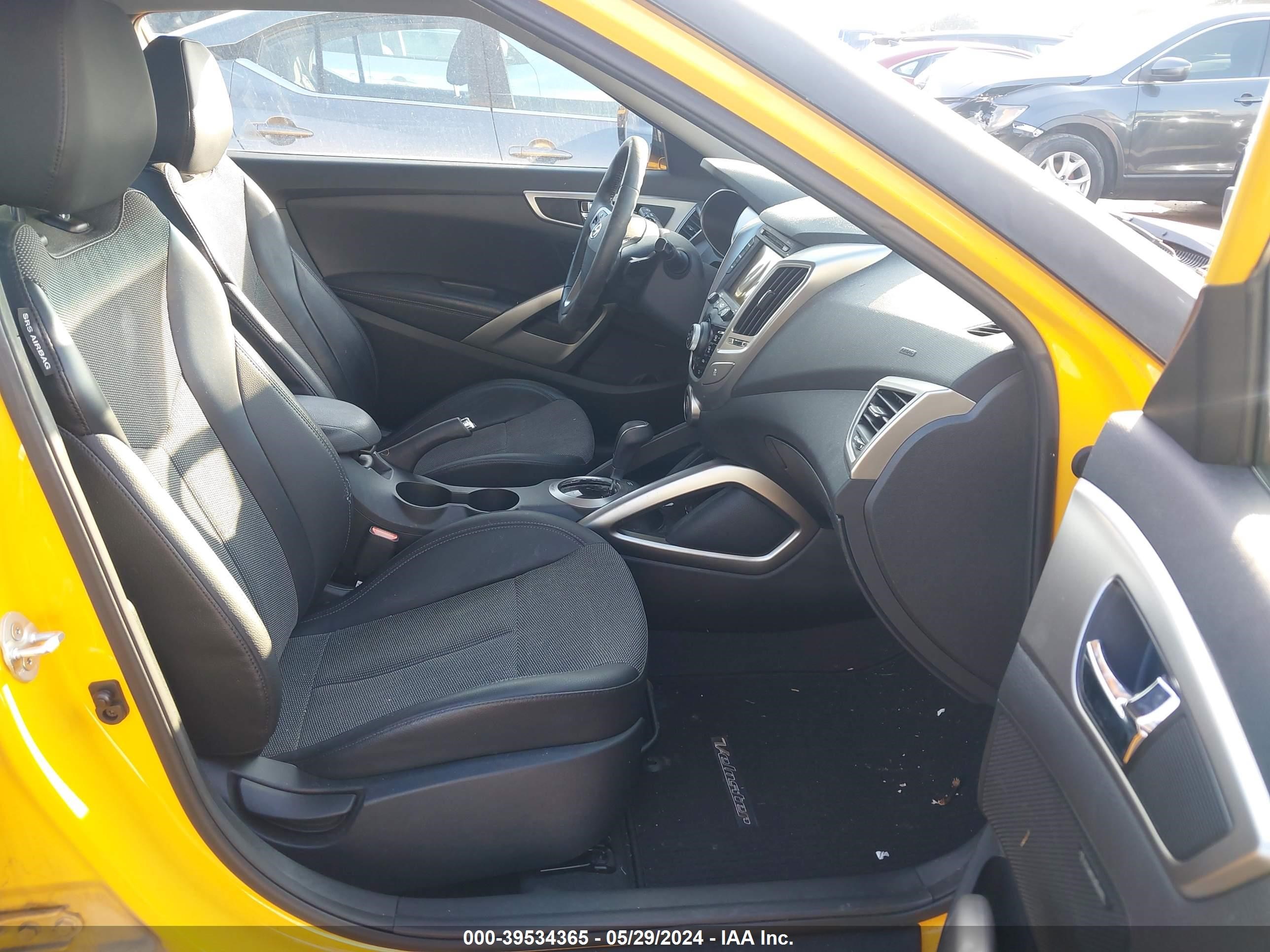 Photo 4 VIN: KMHTC6AD6DU179809 - HYUNDAI VELOSTER 