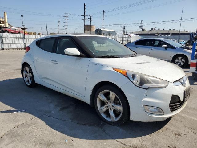 Photo 3 VIN: KMHTC6AD6EU210333 - HYUNDAI VELOSTER 