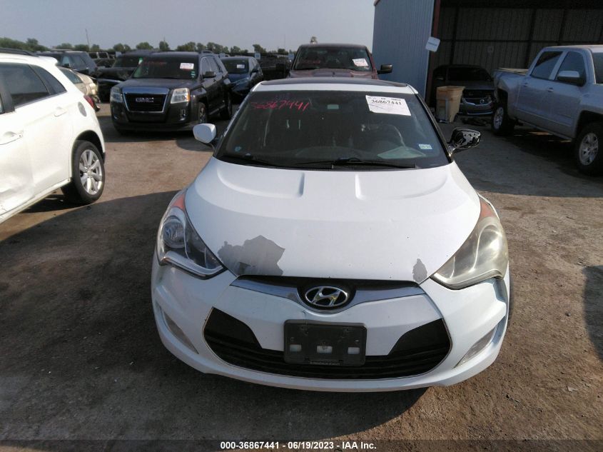 Photo 11 VIN: KMHTC6AD6GU253444 - HYUNDAI VELOSTER 