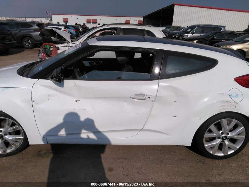 Photo 13 VIN: KMHTC6AD6GU253444 - HYUNDAI VELOSTER 