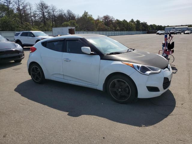 Photo 3 VIN: KMHTC6AD6GU264749 - HYUNDAI VELOSTER 