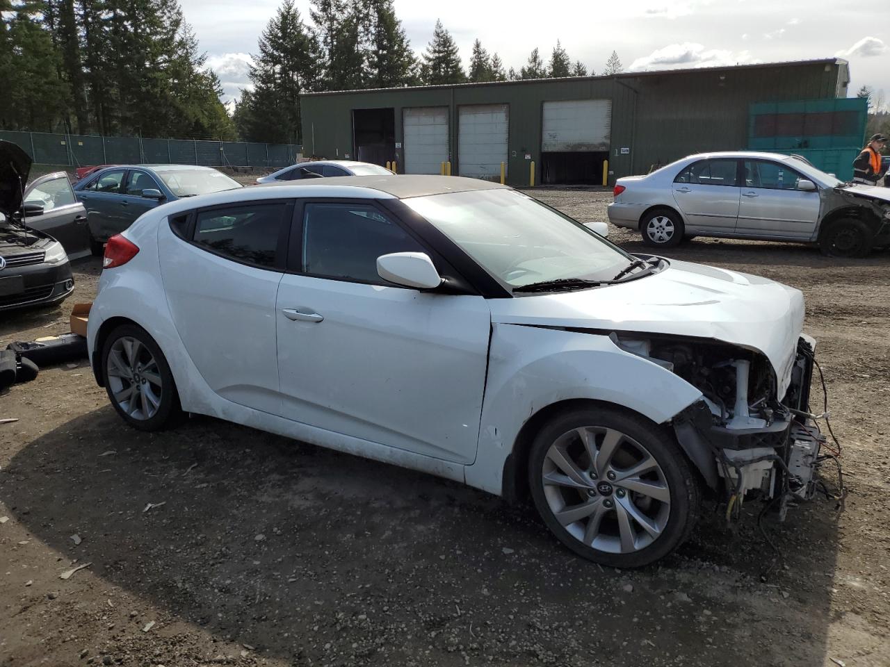 Photo 3 VIN: KMHTC6AD6GU265982 - HYUNDAI VELOSTER 