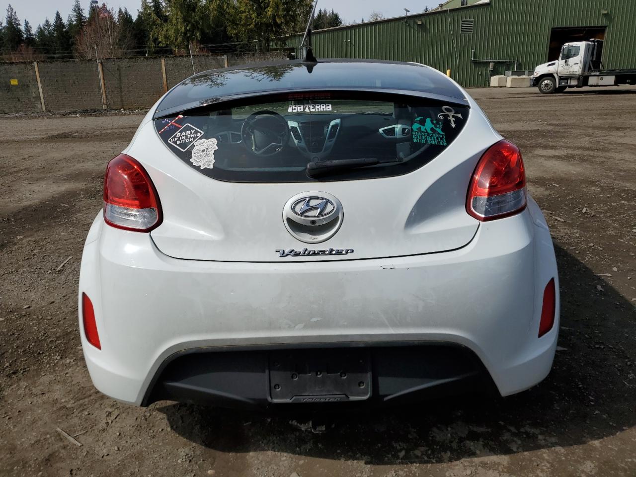 Photo 5 VIN: KMHTC6AD6GU265982 - HYUNDAI VELOSTER 