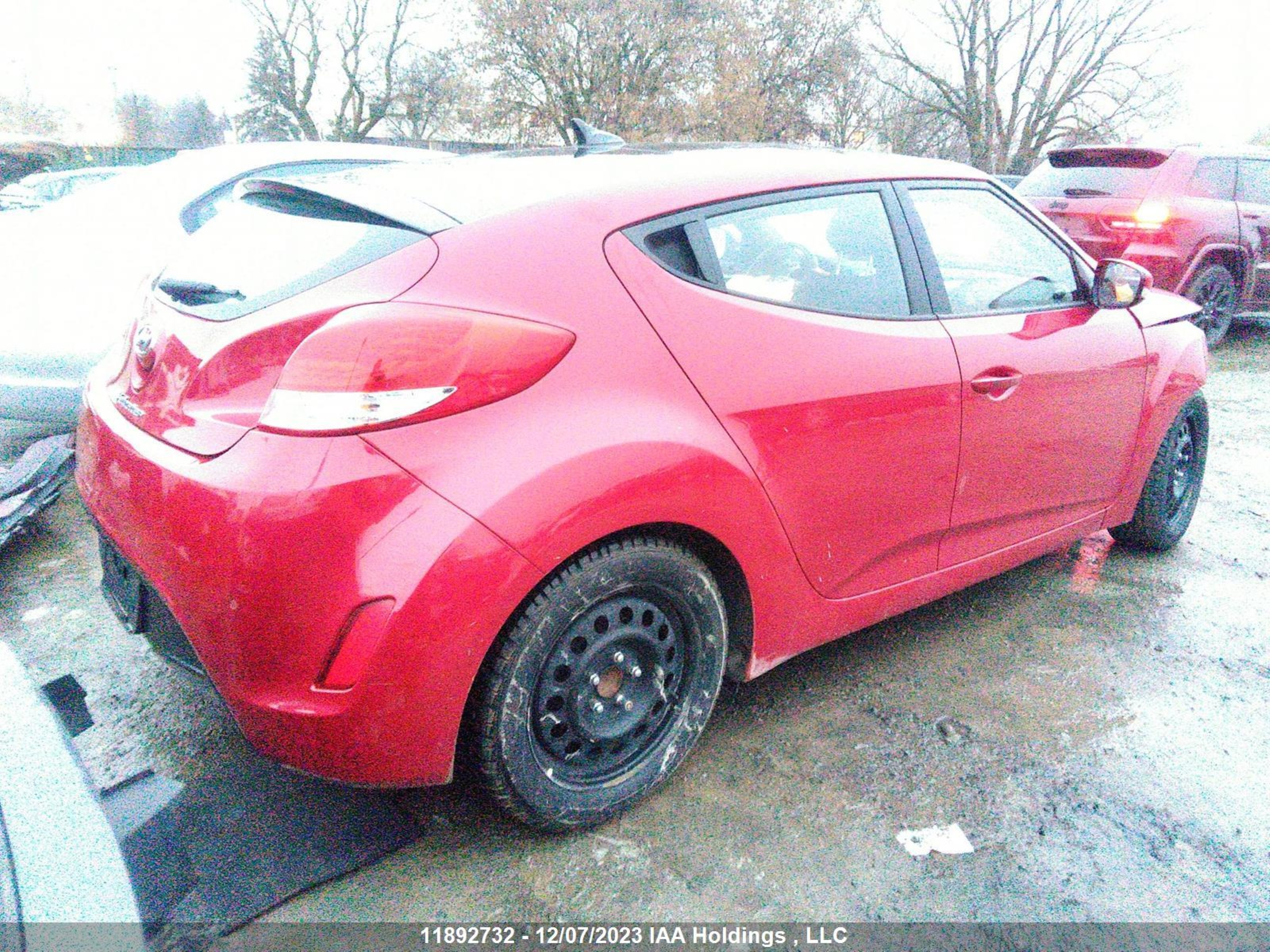 Photo 3 VIN: KMHTC6AD6GU276612 - HYUNDAI VELOSTER 