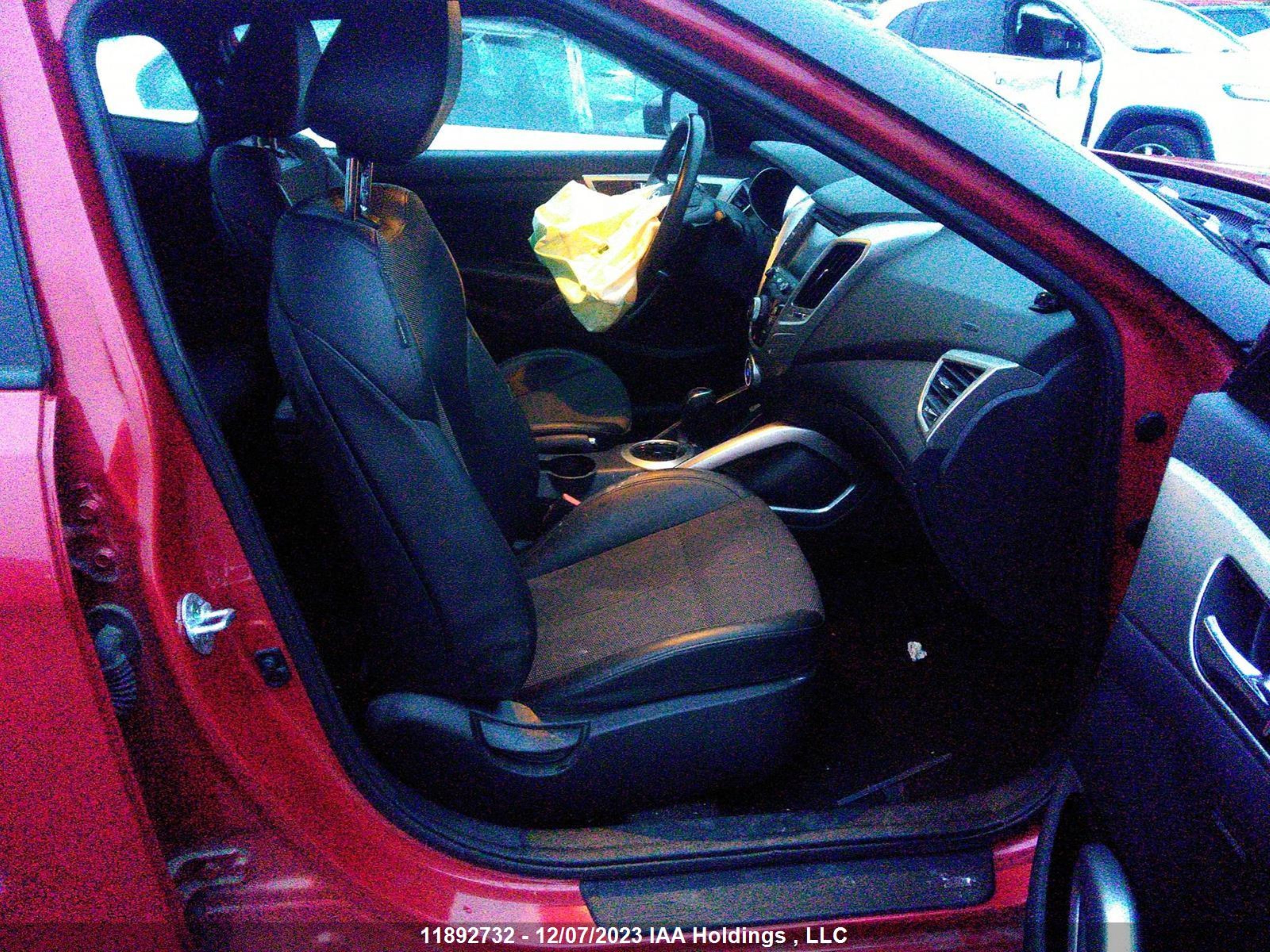 Photo 4 VIN: KMHTC6AD6GU276612 - HYUNDAI VELOSTER 