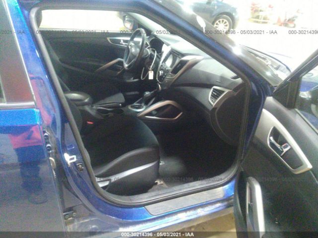 Photo 4 VIN: KMHTC6AD6GU284967 - HYUNDAI VELOSTER 