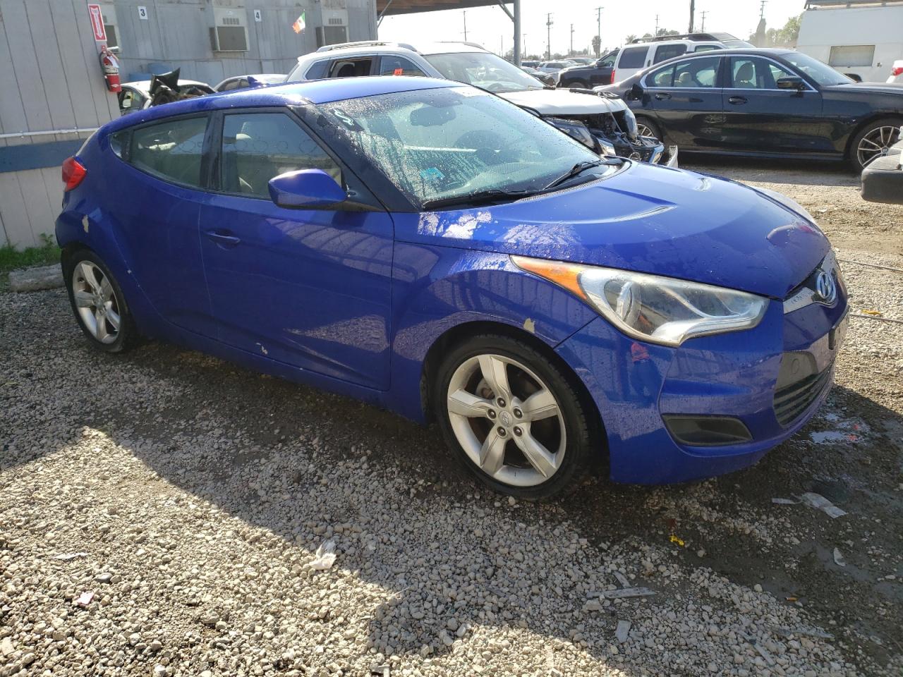 Photo 3 VIN: KMHTC6AD7CU029884 - HYUNDAI VELOSTER 