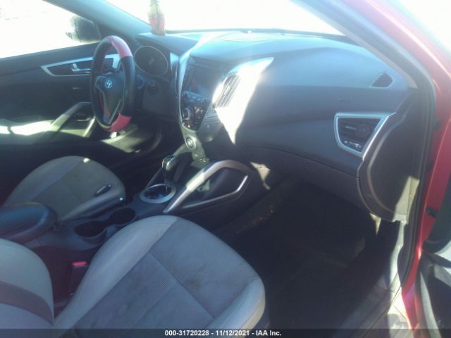 Photo 4 VIN: KMHTC6AD7DU097796 - HYUNDAI VELOSTER 