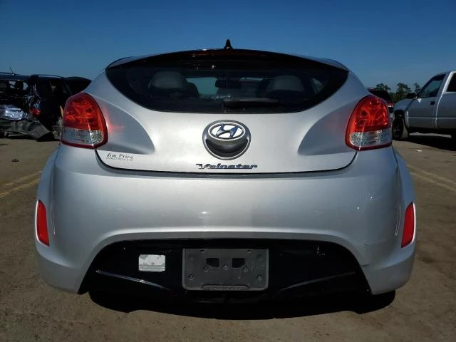 Photo 5 VIN: KMHTC6AD7DU123748 - HYUNDAI VELOSTER 