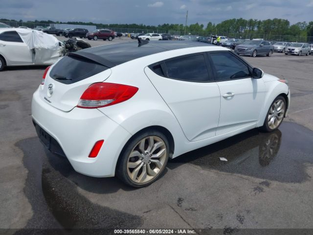 Photo 3 VIN: KMHTC6AD7DU138007 - HYUNDAI VELOSTER 