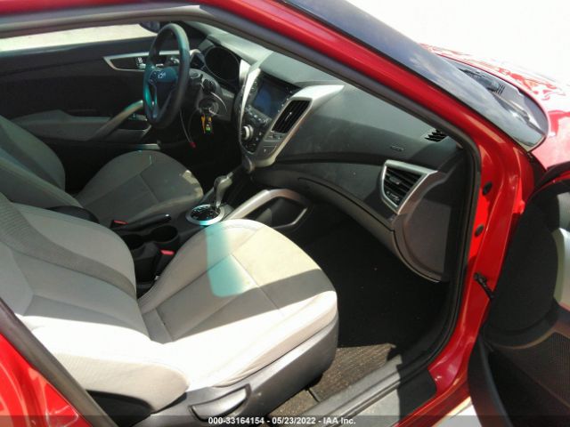 Photo 4 VIN: KMHTC6AD7DU140825 - HYUNDAI VELOSTER 