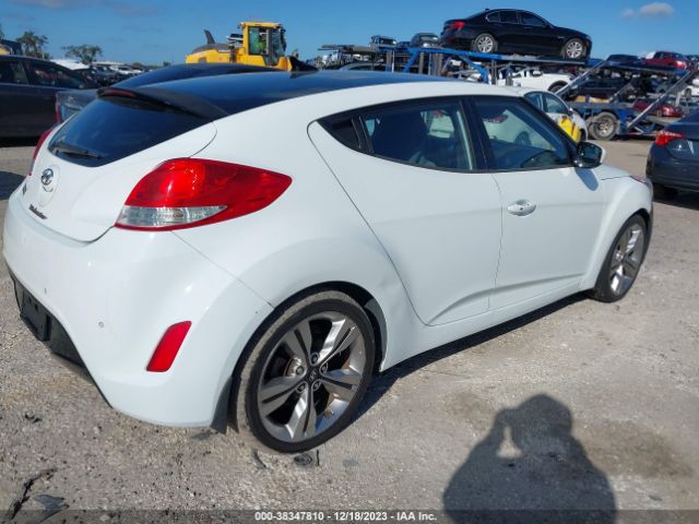 Photo 3 VIN: KMHTC6AD7DU174554 - HYUNDAI VELOSTER 