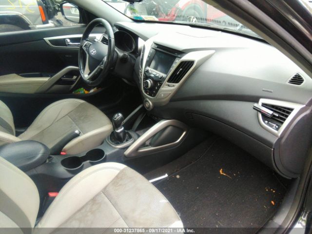 Photo 4 VIN: KMHTC6AD7DU174828 - HYUNDAI VELOSTER 