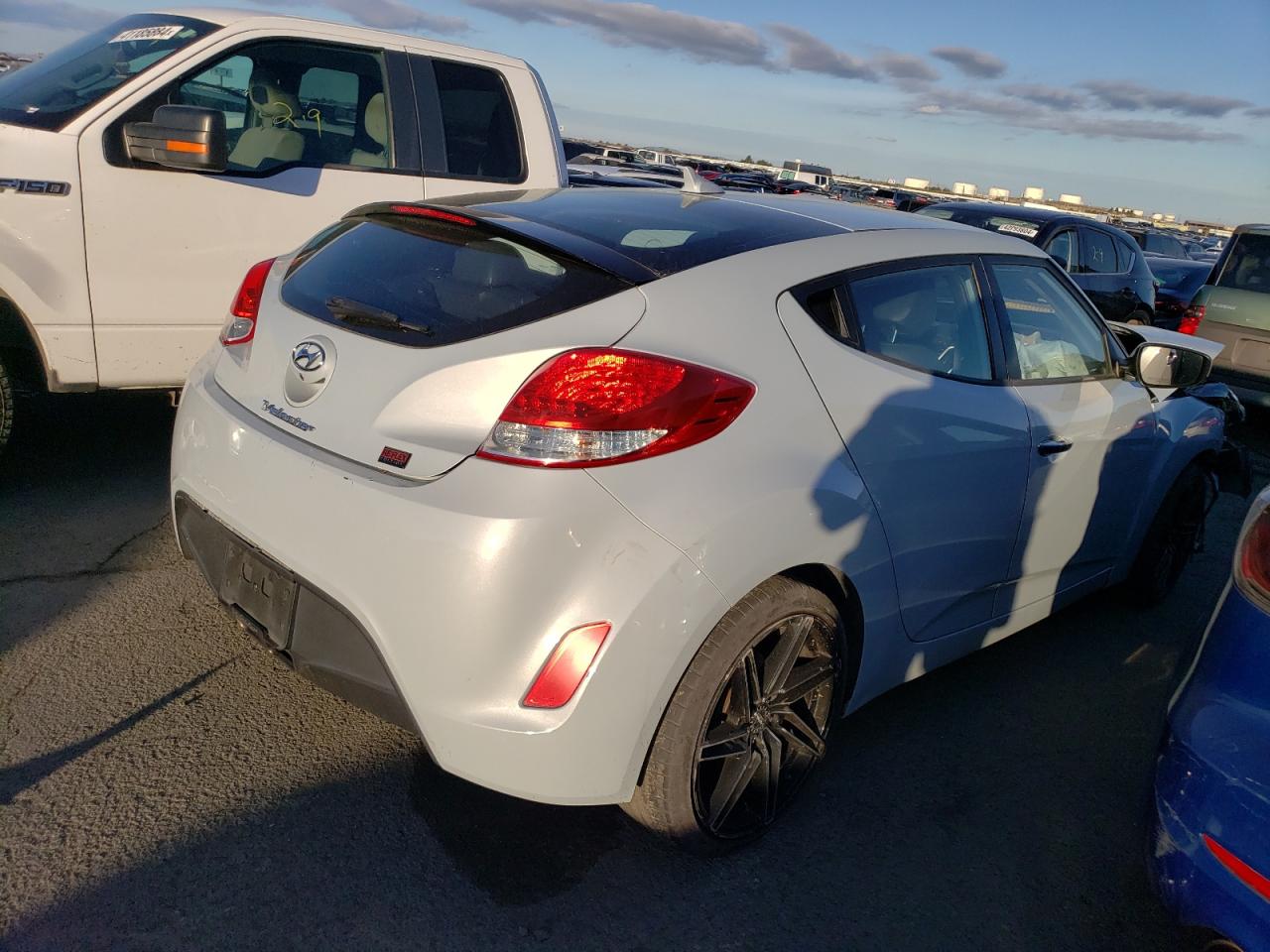 Photo 2 VIN: KMHTC6AD7EU214374 - HYUNDAI VELOSTER 