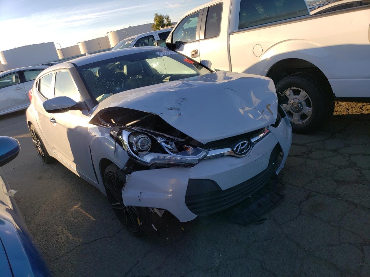 Photo 3 VIN: KMHTC6AD7EU214374 - HYUNDAI VELOSTER 