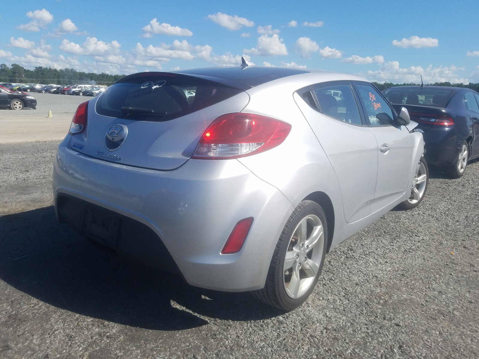 Photo 3 VIN: KMHTC6AD7FU227398 - HYUNDAI VELOSTER 