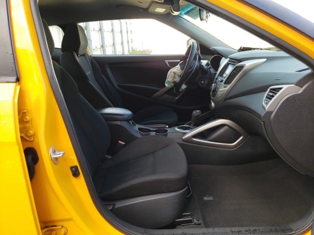 Photo 4 VIN: KMHTC6AD7FU234724 - HYUNDAI VELOSTER 