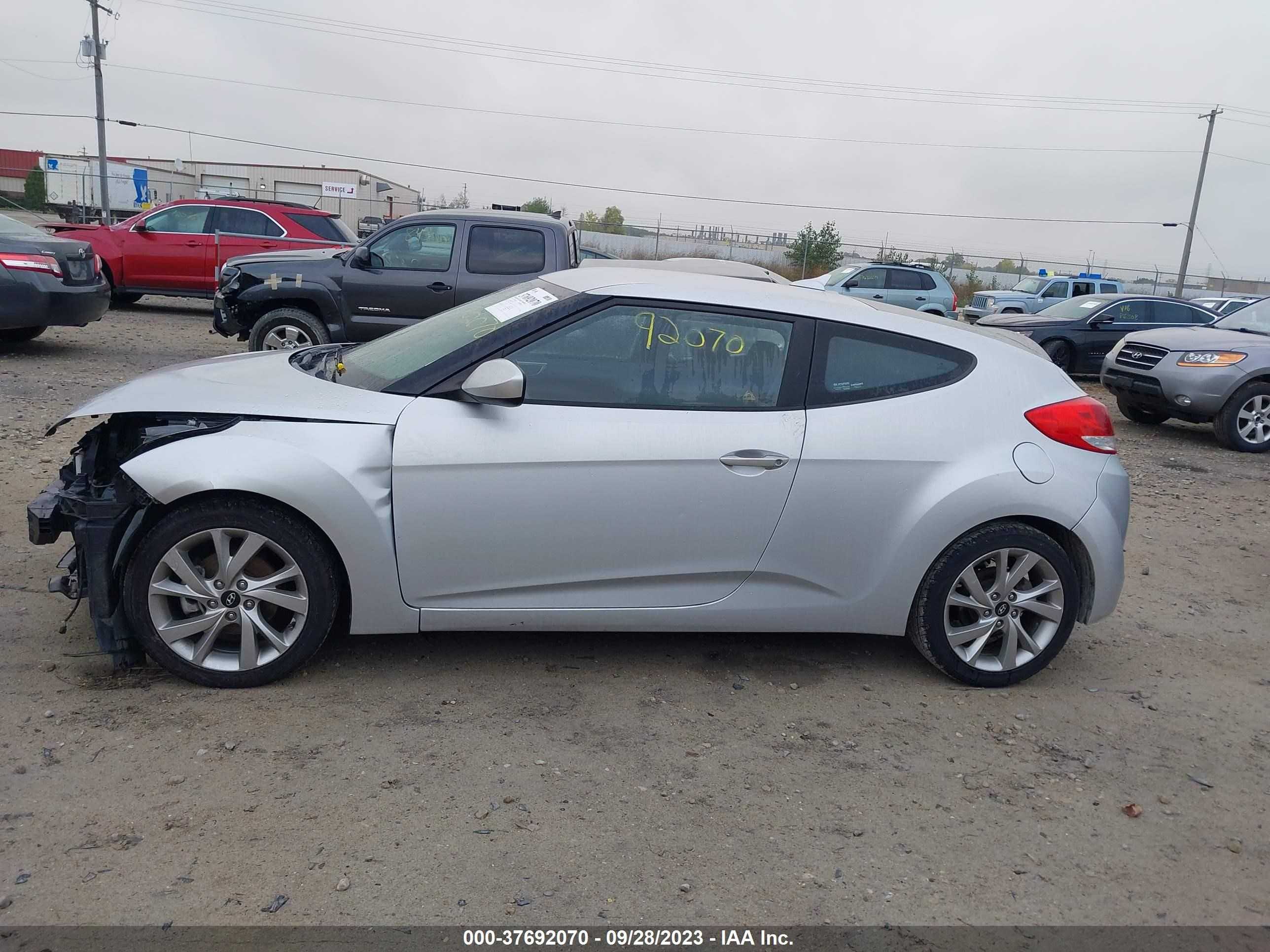 Photo 13 VIN: KMHTC6AD7HU306119 - HYUNDAI VELOSTER 