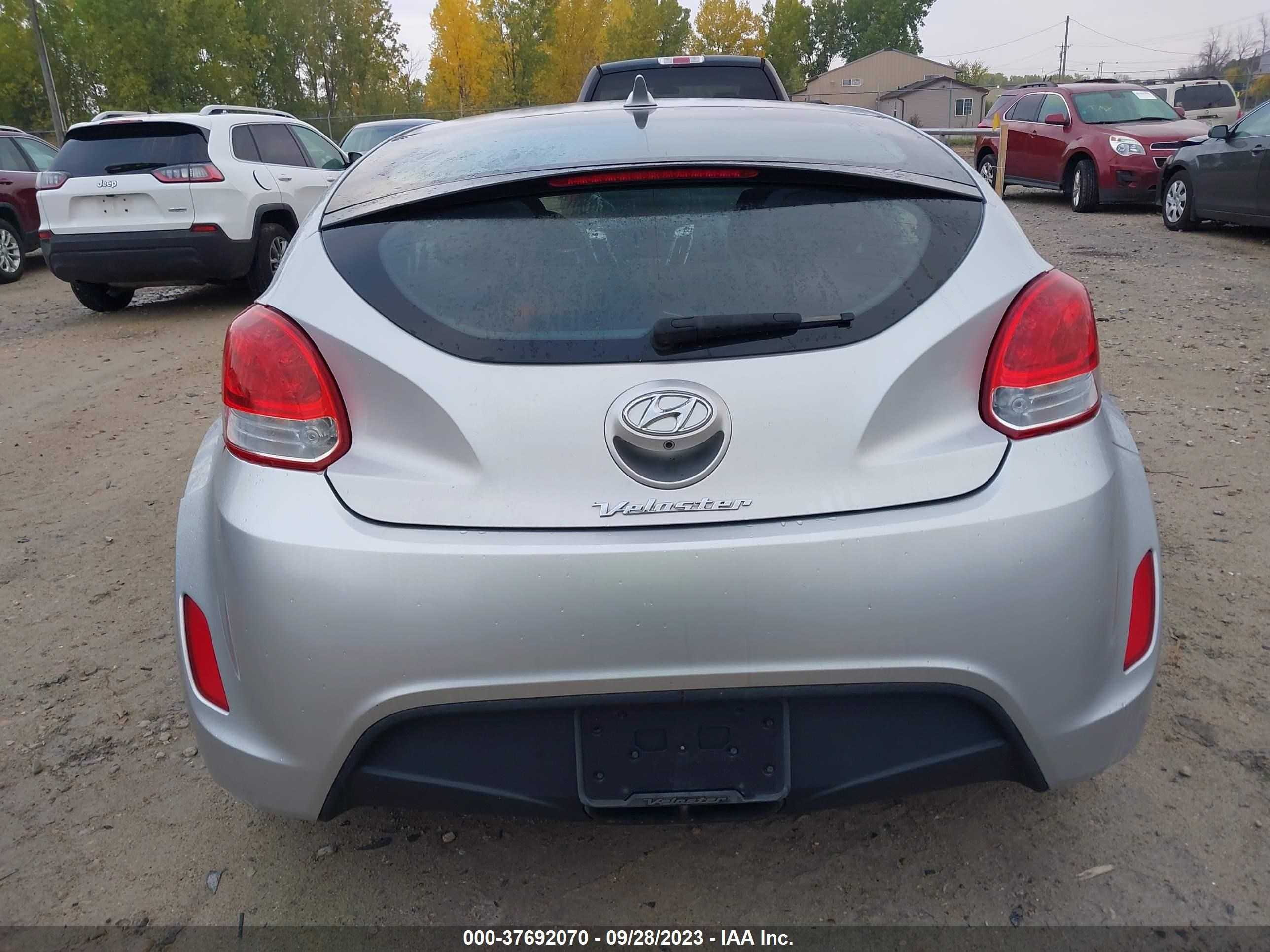 Photo 15 VIN: KMHTC6AD7HU306119 - HYUNDAI VELOSTER 