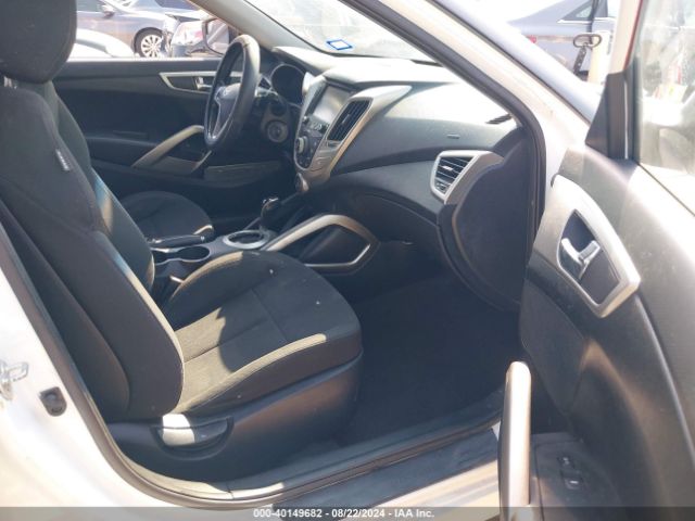 Photo 4 VIN: KMHTC6AD7HU307111 - HYUNDAI VELOSTER 