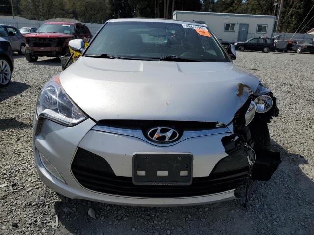 Photo 4 VIN: KMHTC6AD7HU321378 - HYUNDAI VELOSTER 