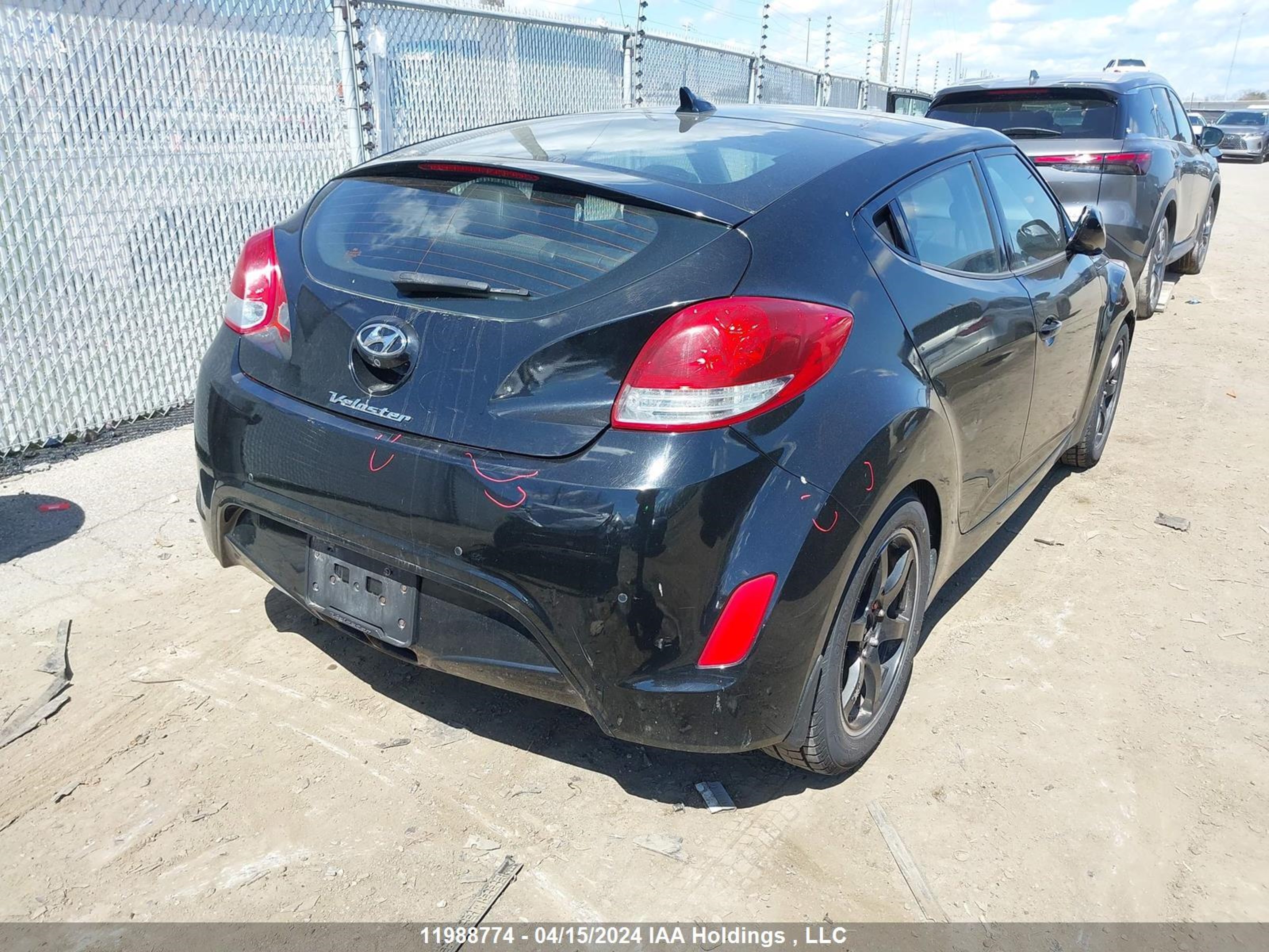 Photo 3 VIN: KMHTC6AD8CU025858 - HYUNDAI VELOSTER 