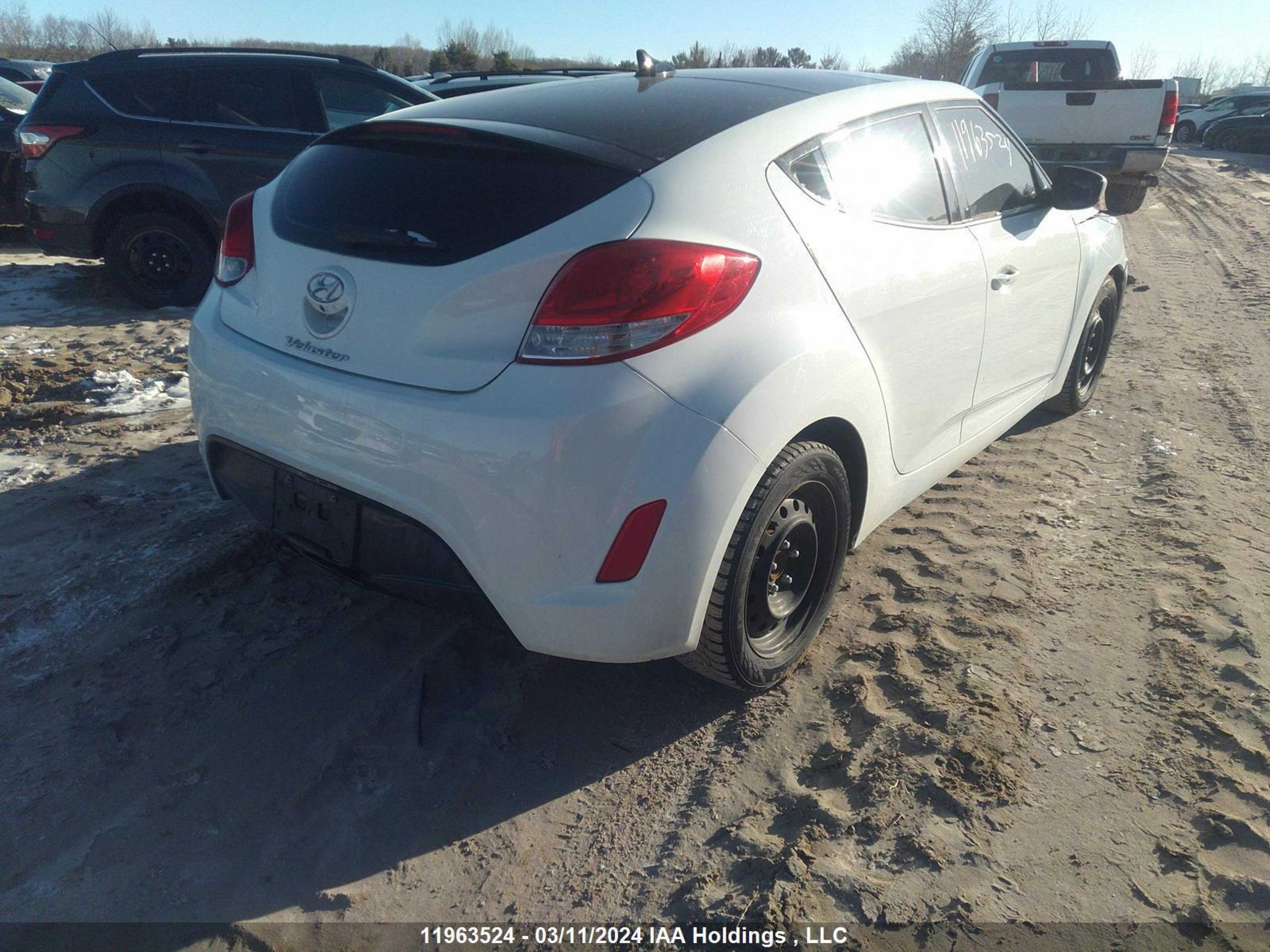 Photo 3 VIN: KMHTC6AD8CU076096 - HYUNDAI VELOSTER 