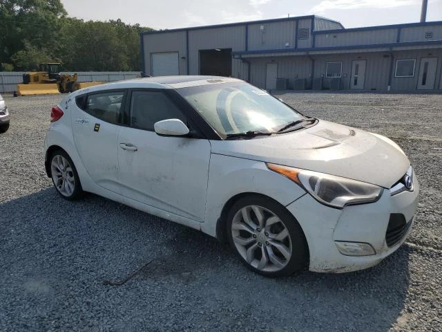 Photo 3 VIN: KMHTC6AD8DU092574 - HYUNDAI VELOSTER 