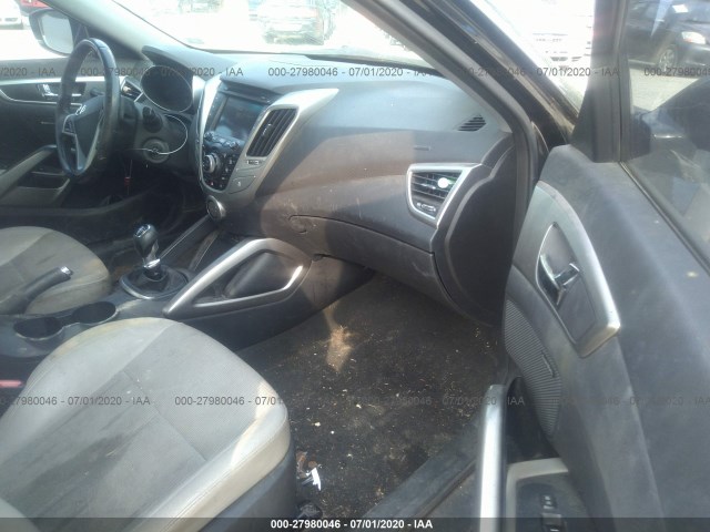 Photo 4 VIN: KMHTC6AD8DU092624 - HYUNDAI VELOSTER 