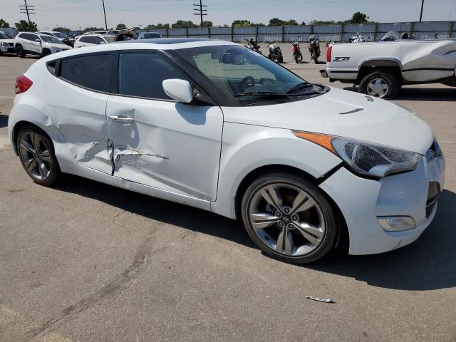 Photo 3 VIN: KMHTC6AD8DU109034 - HYUNDAI VELOSTER 