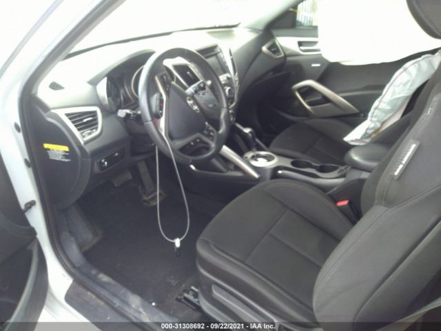 Photo 4 VIN: KMHTC6AD8DU129820 - HYUNDAI VELOSTER 