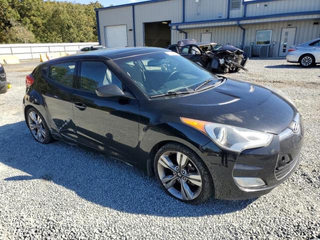 Photo 3 VIN: KMHTC6AD8DU146570 - HYUNDAI VELOSTER 