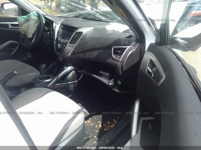 Photo 4 VIN: KMHTC6AD8DU166317 - HYUNDAI VELOSTER 