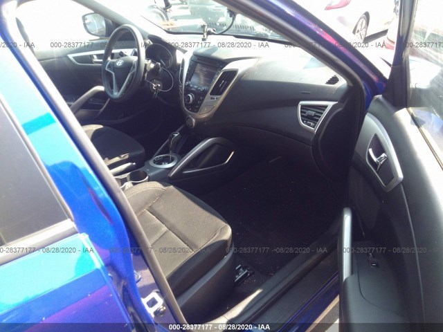 Photo 4 VIN: KMHTC6AD8DU176801 - HYUNDAI VELOSTER 